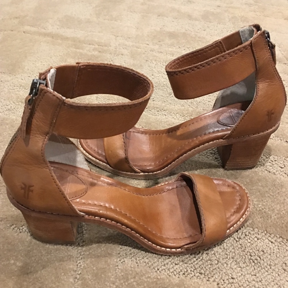 Frye leather heeled sandal